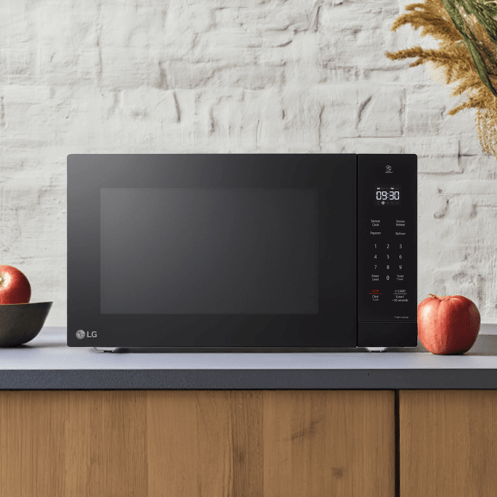LG MSER1590B 1.5 Cu. Ft. Microwave with Smart Inverter - Black