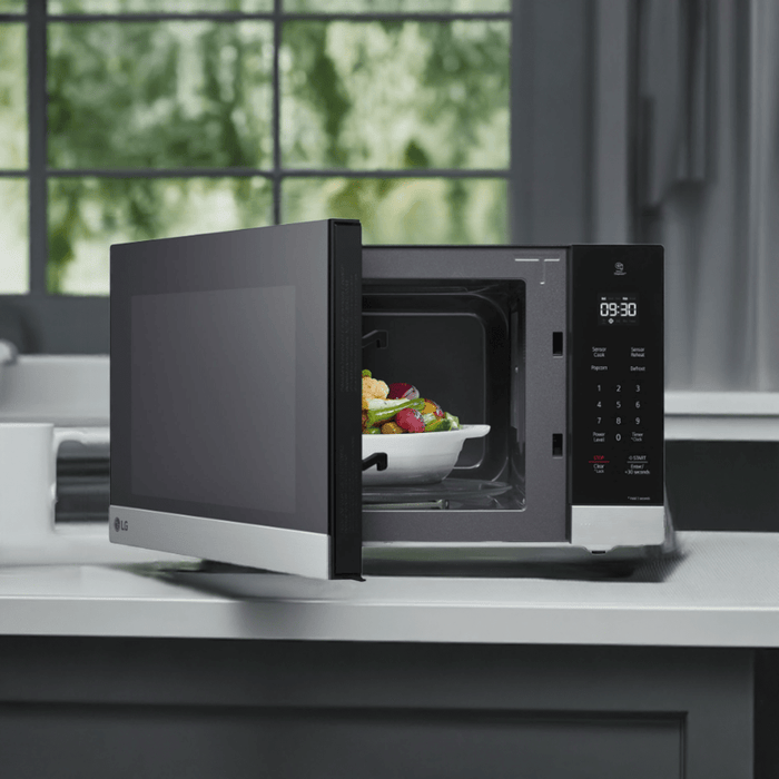 LG MSER1590S 1.5 Cu. Ft. Microwave with Smart Inverter - Stainless Steel